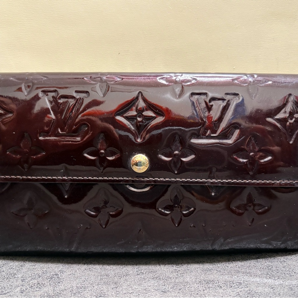 LV Wallet - Amarante Sarah